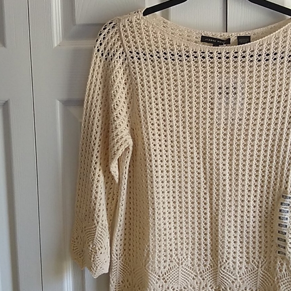 Light weight beige lace top size medium - Picture 3 of 10